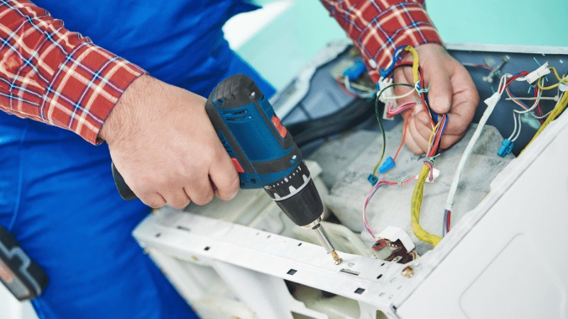 Alaşehir Lambert Lambert çamaşır makinesi kart tamiri – Su almama arızası orijinal parça ile giderildi. - Teknik servis örneği